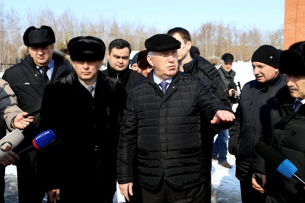 Рынок ритуальных услуг нужно избавить от недобросовестных представителей – мэр Хабаровска, Фото с места события собственное