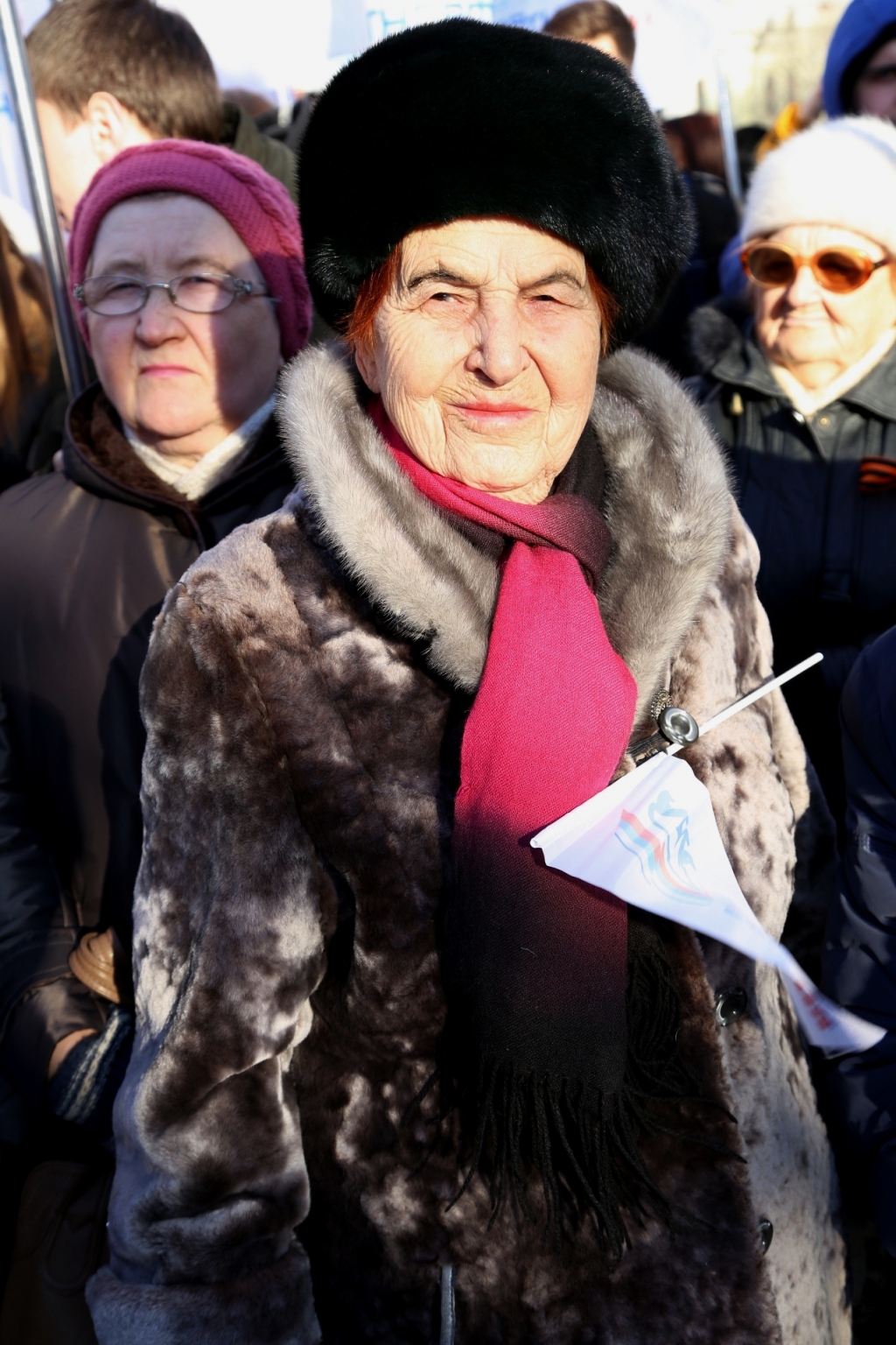 Тысячи хабаровчан вышли на митинг в честь годовщины возвращения Крыма "в родную гавань", Фото с места события собственное