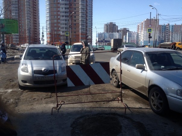 Сотрудники ГИБДД в Хабаровске предпочитают бороться с нарушителями не на служебных авто, Фото с места события из других источников