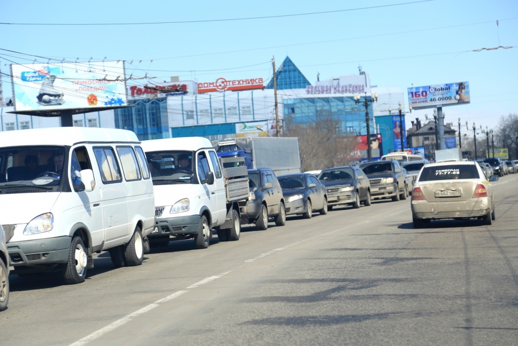 По пути в город из-за ремонтных работ довольно серьезные пробки, Фото с места события собственное