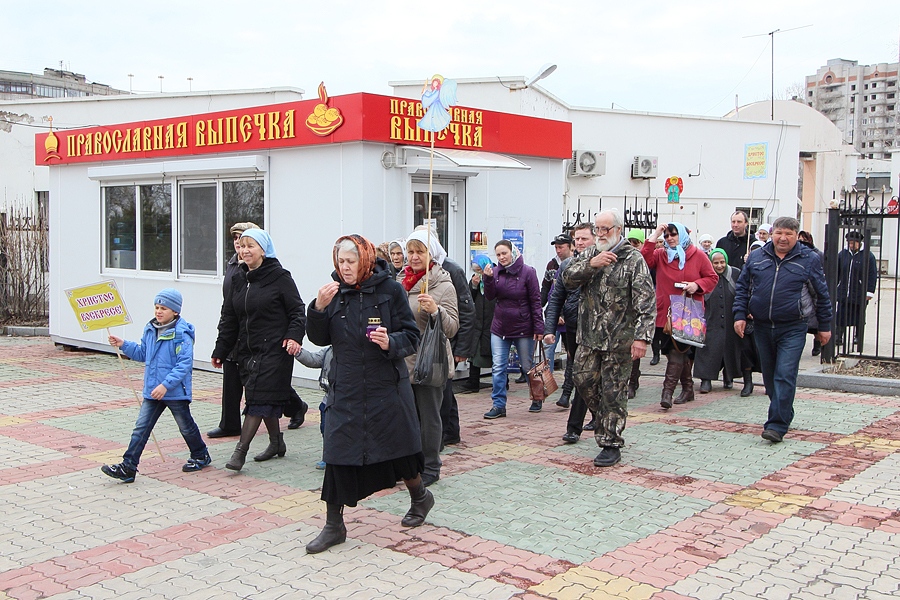 Крестным ходом отметили Антипасху в Хабаровске, Фото с места события из других источников