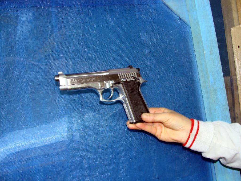 Спортивно-стрелковый клуб "Кедр", пистолет Beretta, Фото с места события собственное