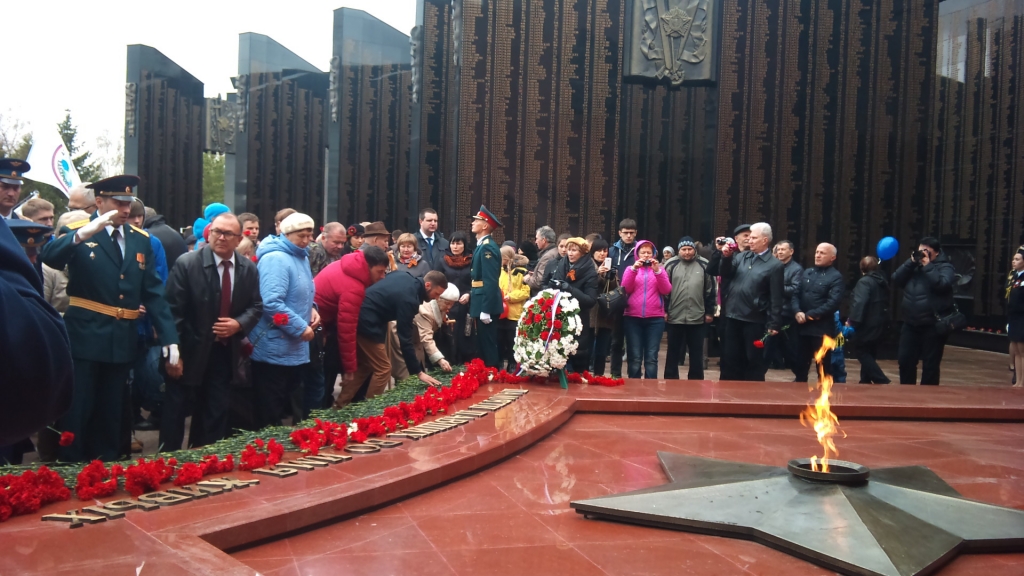 Вечный огонь зажгли в Хабаровске, Фото с места события собственное