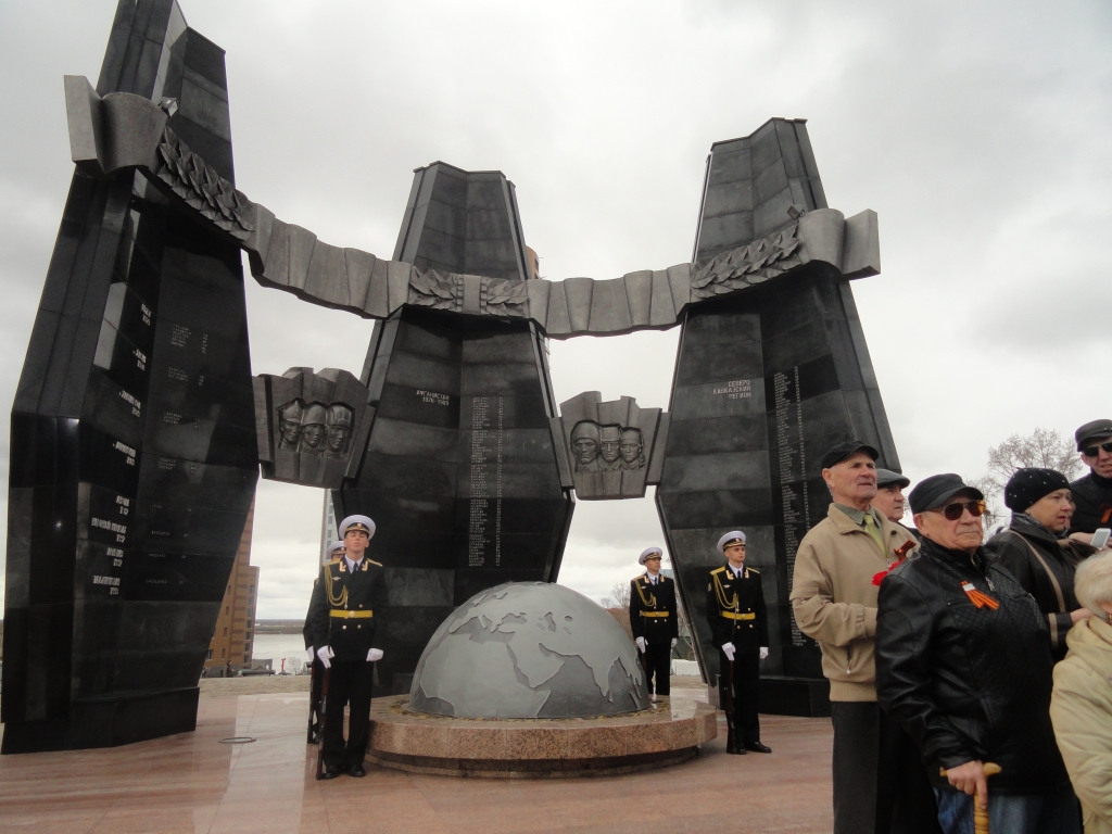 Вечный огонь зажгли в Хабаровске, Фото с места события собственное