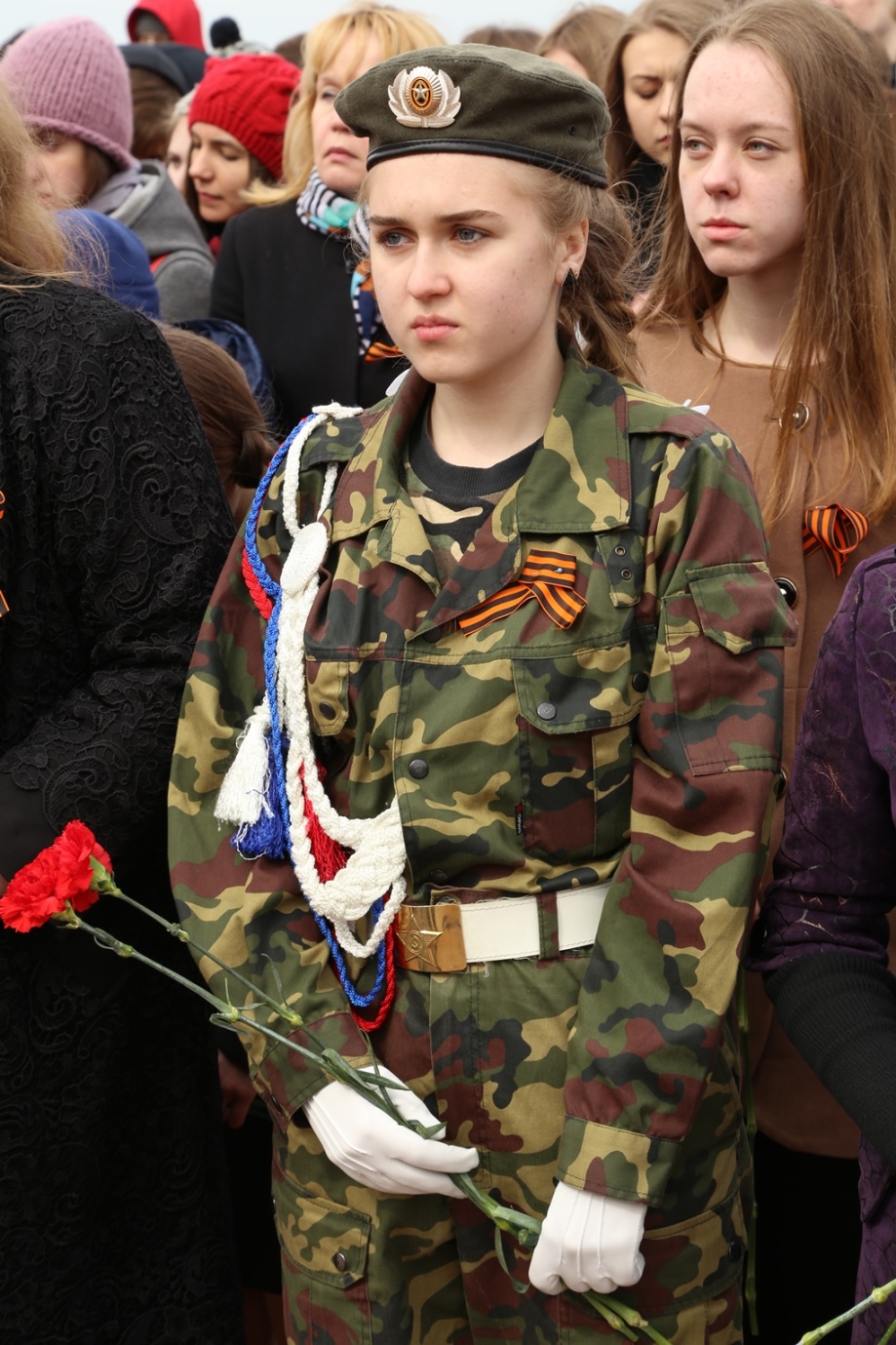 Белоснежных голубей запустили в небо над Хабаровском, Фото с места события собственное