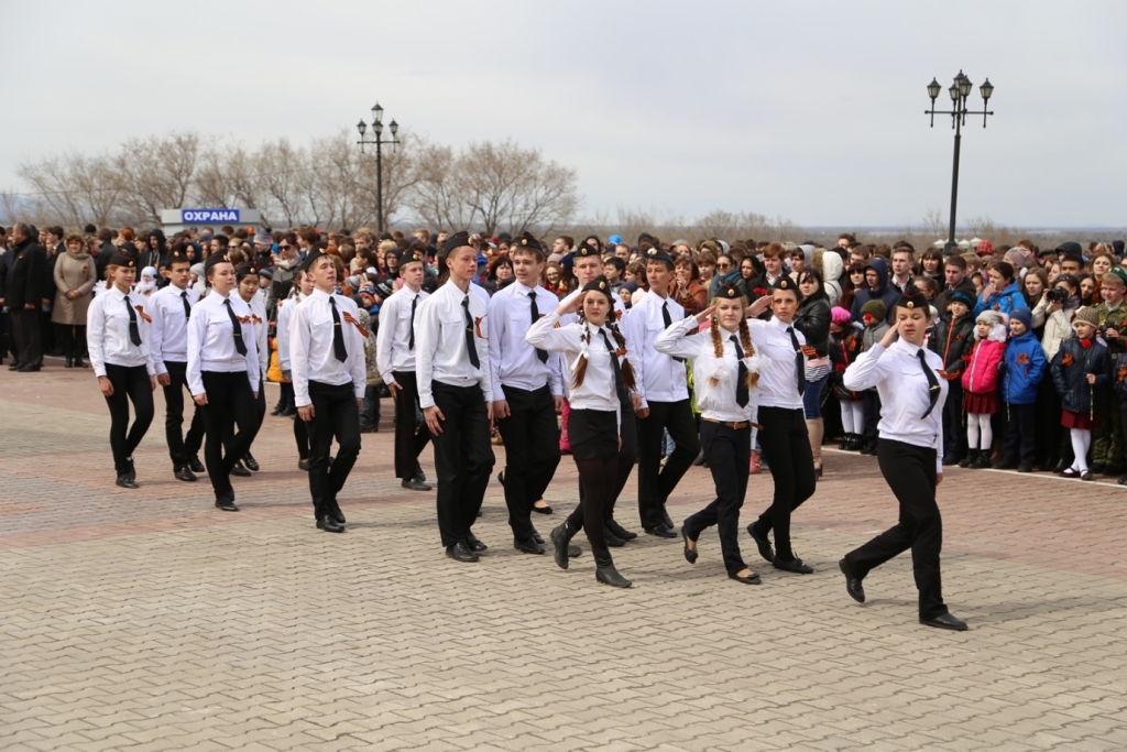 Белоснежных голубей запустили в небо над Хабаровском, Фото с места события собственное
