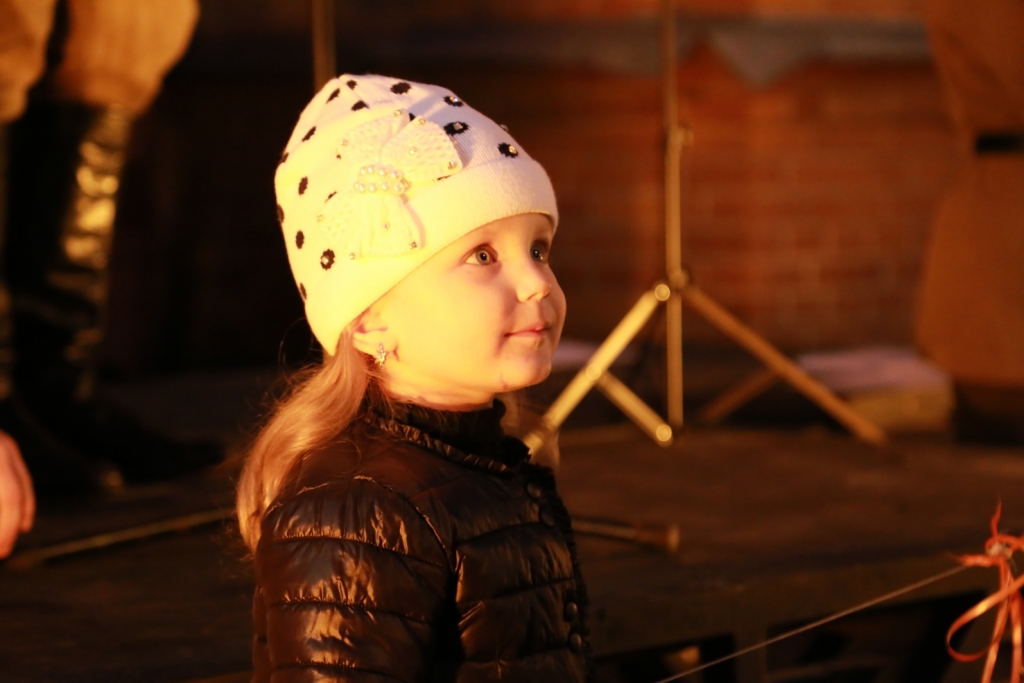 Душевные "Посиделки у костра" под военные песни устроили хабаровчане в центре города, Фото с места события собственное