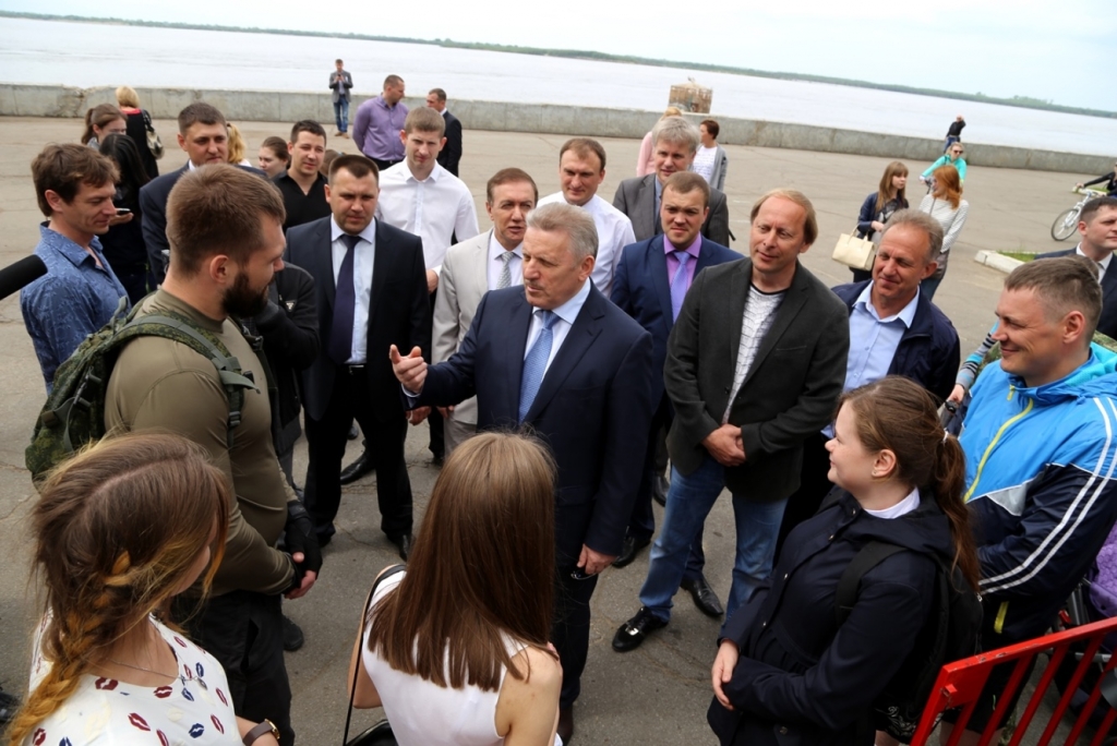 Губернатор Хабаровского края прокатился на колесике