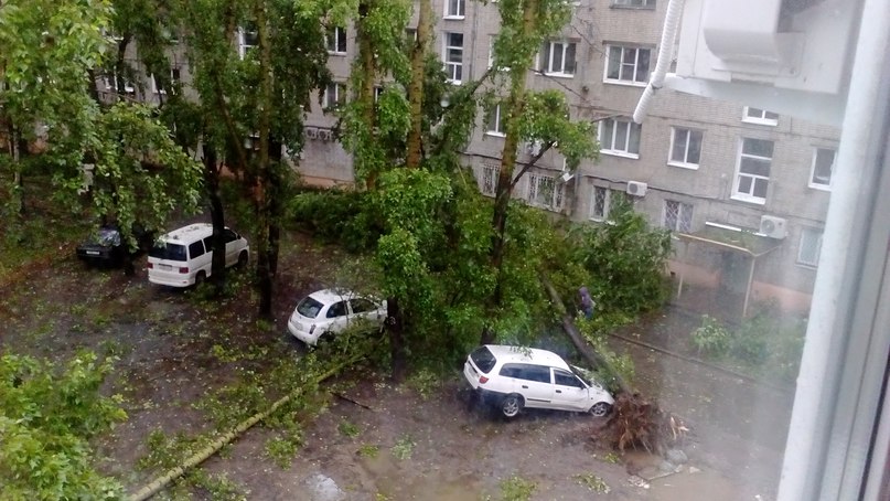 Тайфун "Чан-Хом" превратил хабаровские дороги в полосу препятствий