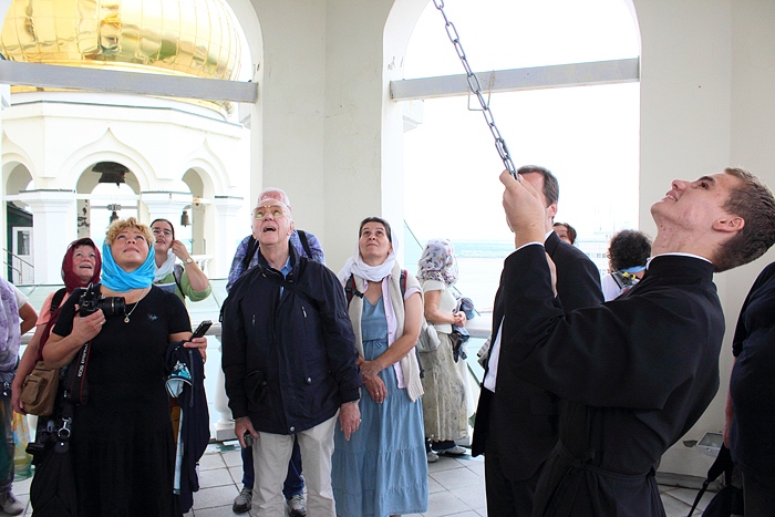 Австрийские паломники посетили хабаровские храмы