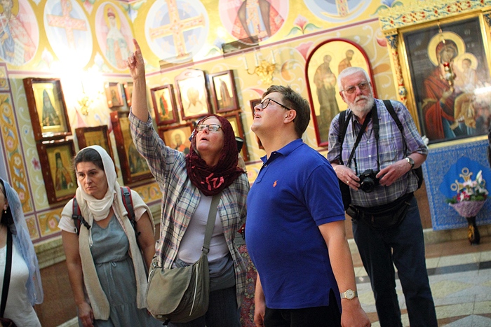 Австрийские паломники посетили хабаровские храмы