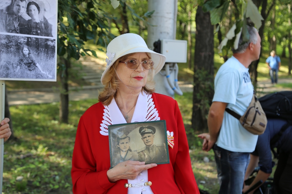 "Бессмертный полк" прошел по Хабаровску в честь 70-летия со дня окончания II мировой войны