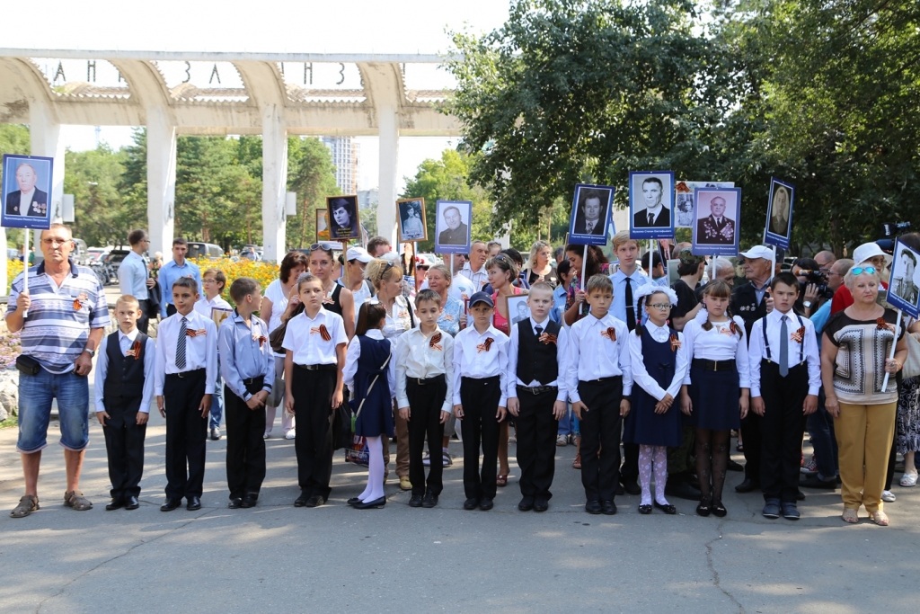 "Бессмертный полк" прошел по Хабаровску в честь 70-летия со дня окончания II мировой войны