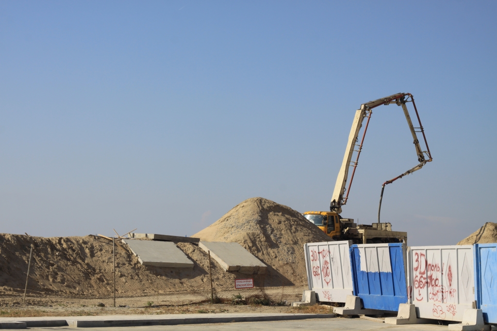 Строительство дамбы