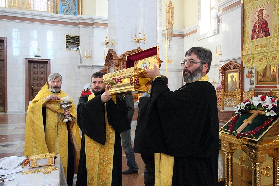 Крестный ход вокруг Хабаровска прошел по земле, воде и воздуху