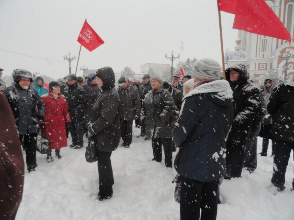 Митинг на Комсомольской площади