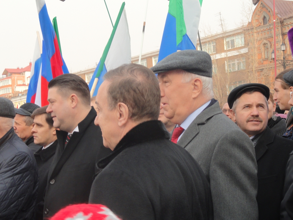  День народного единства собрал на Комсомольской площади тысячи хабаровчан