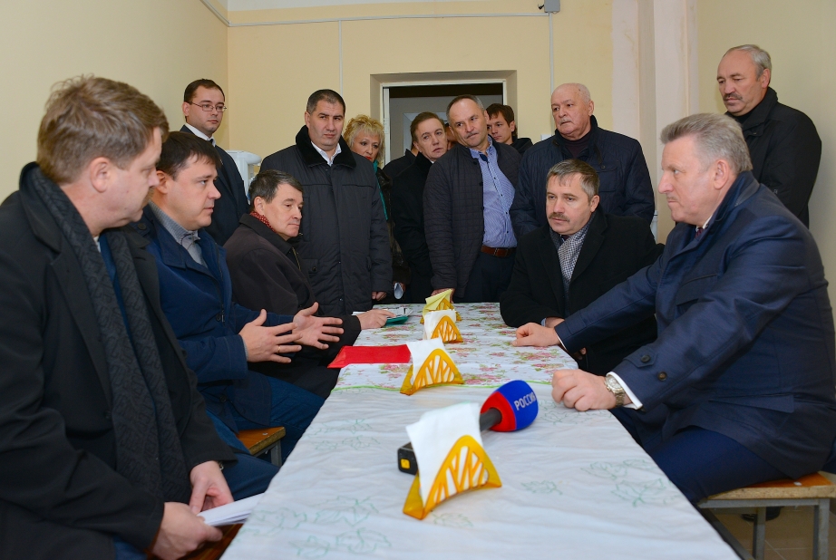 Вячеслав Шпорт встретился с пострадавшими в результате взрыва в поселке Корфовский