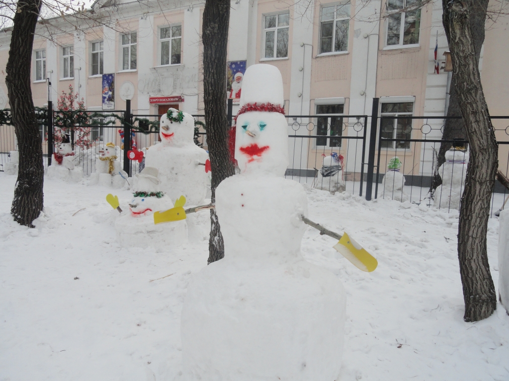 Десант снеговиков высадился в центре Хабаровска