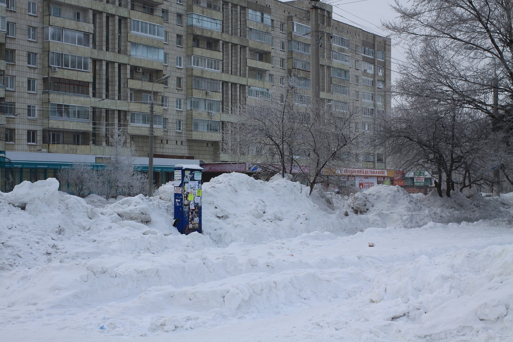 Комсомольск-на-Амуре, в некоторых местах завалены тротуары