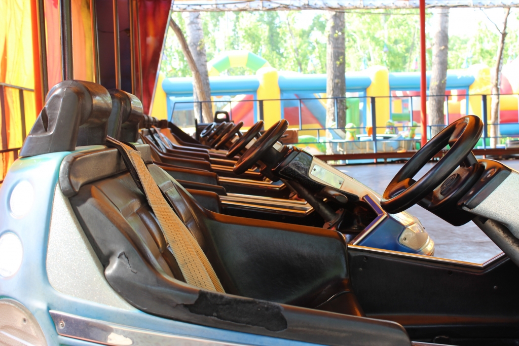 Аттракционы на набережной в Хабаровске