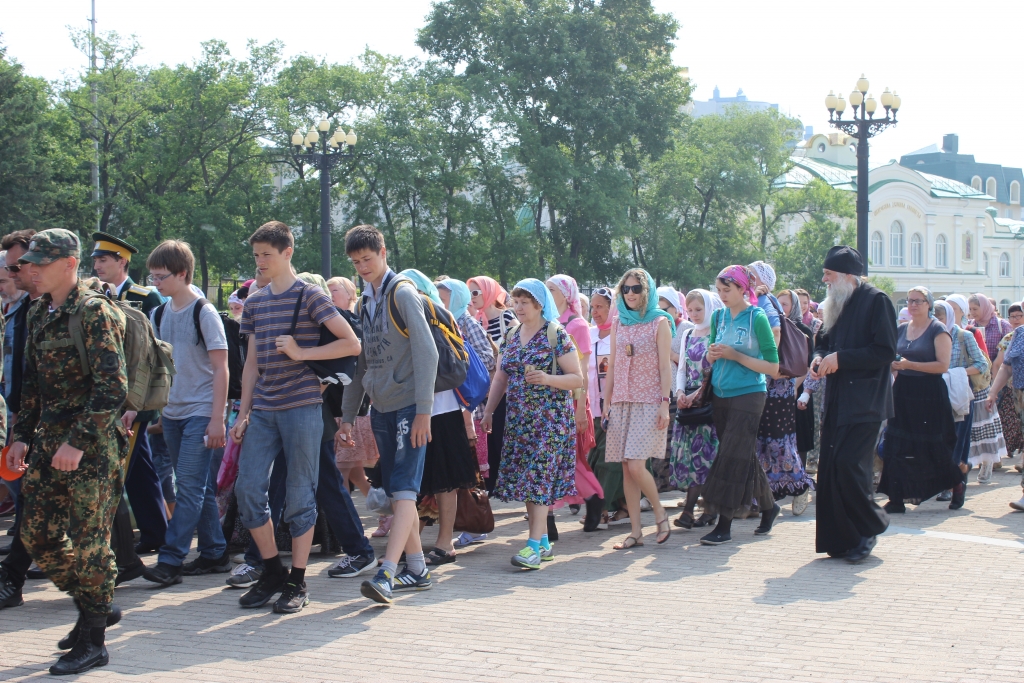 Многодневный Крестный ход начался в Хабаровске