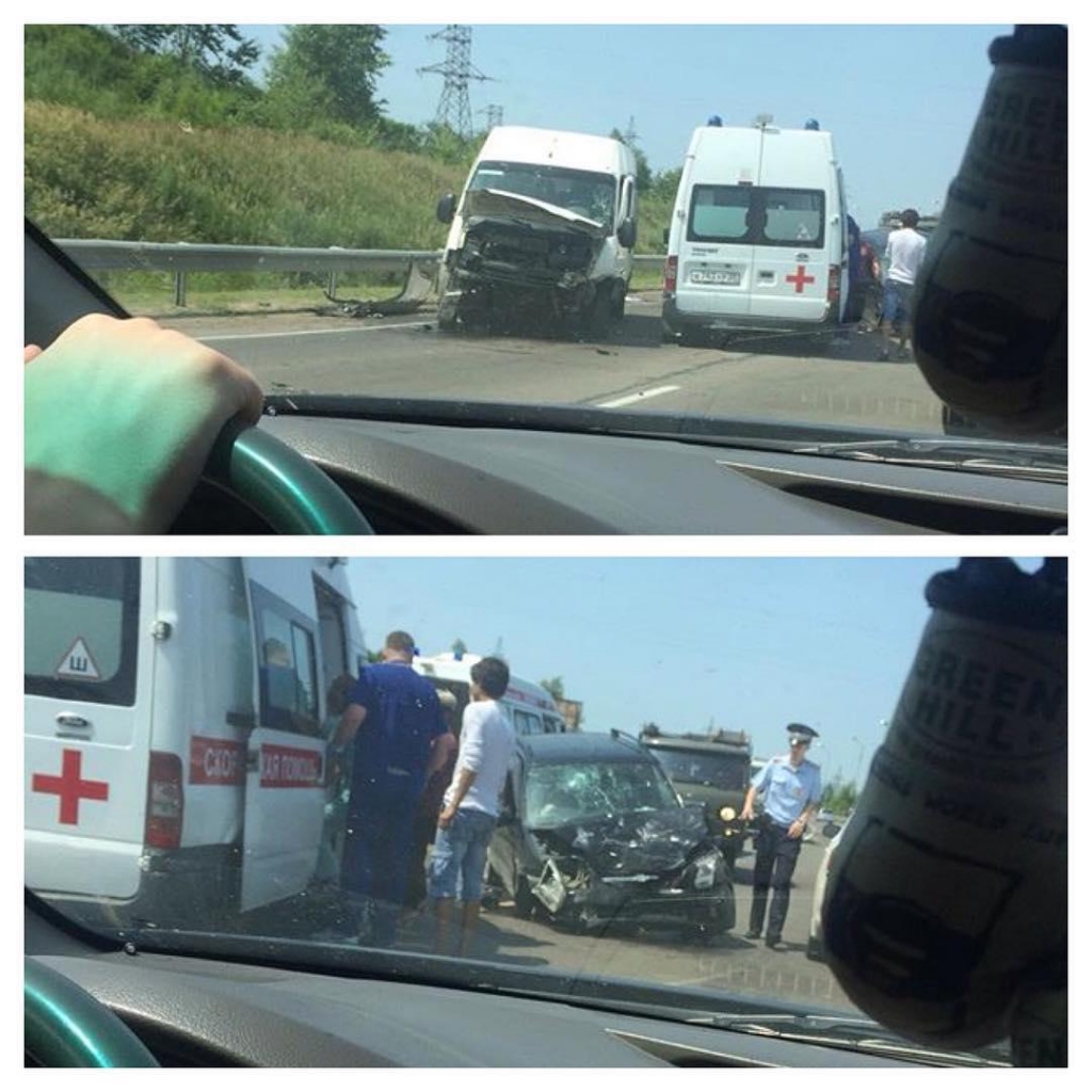 Лобовое столкновение маршрутки и малолитражки произошло на Амурском мосту