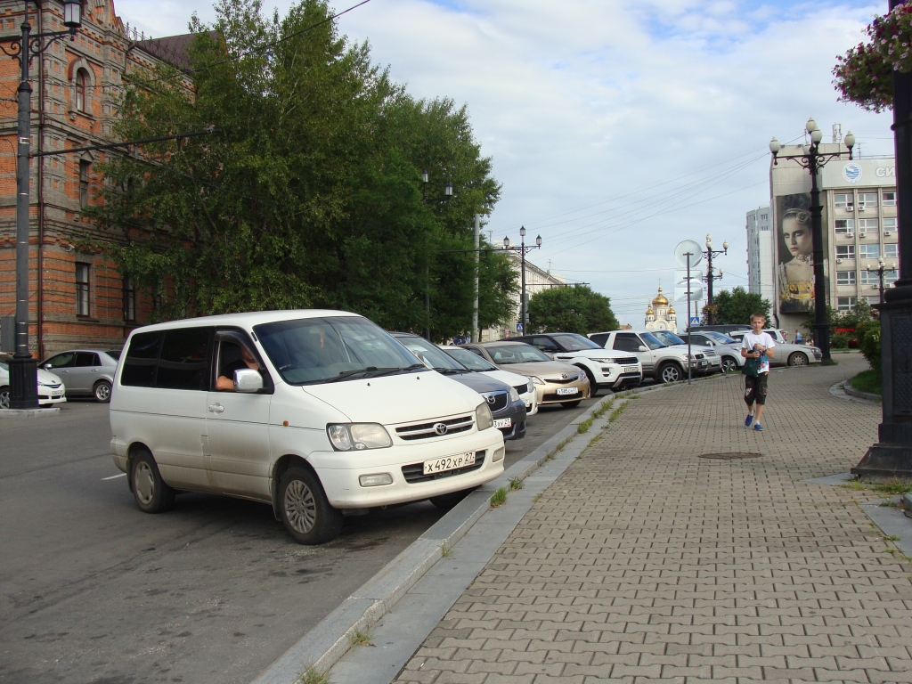 Очередную массовую эвакуацию автомобилей предприняли в центре Хабаровска