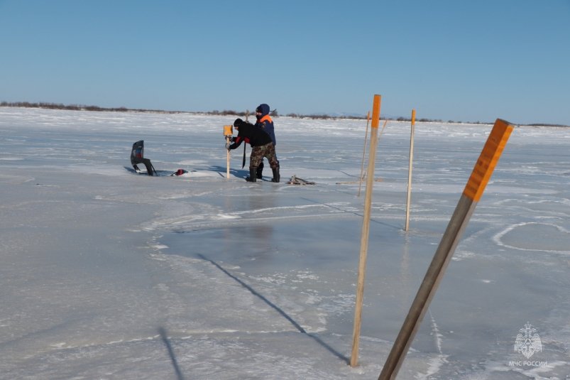 Угроза провала людей и техники под лёд в Хабаровском крае по-прежнему высока