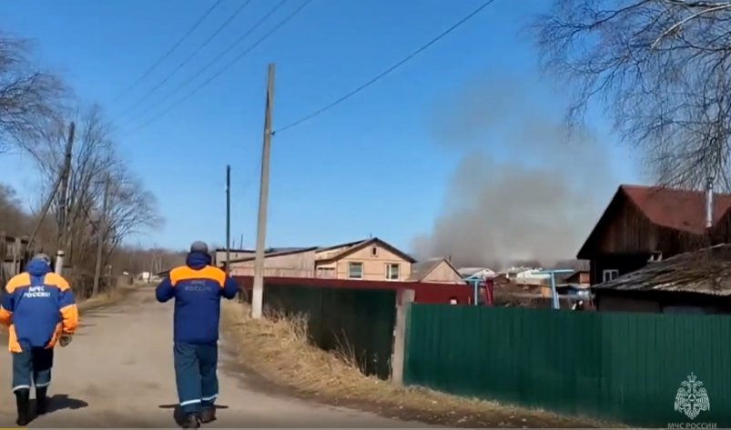 Травяной пал угрожал посёлку Тумнин в Хабаровском крае