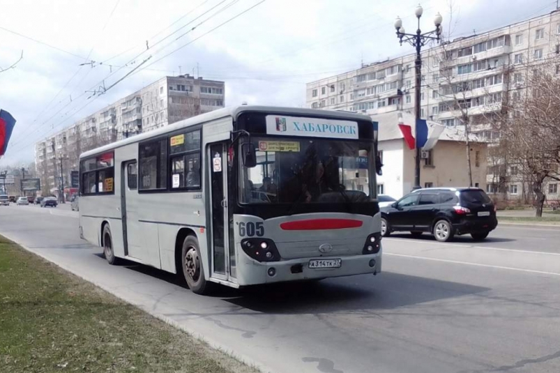 Дачники довольны: в Хабаровске дачные автобусы вышли на линию раньше обычного