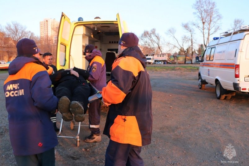 88-летнего дачника эвакуировали с о. Кабельный в Хабаровск