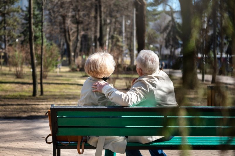 79% жителей Хабаровска одобряют индексацию пенсии работающим пенсионерам