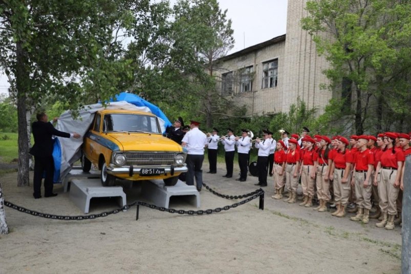 Памятник патрульному автомобилю установили в Хабаровском крае