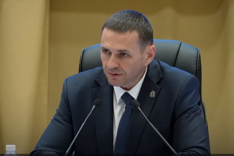 Демешин указал на выход очередному вице-мэру Хабаровска