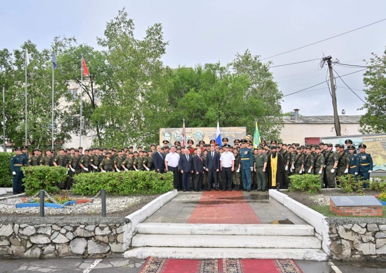 Мэр Хабаровска поздравил обучающихся Межвузовского военного учебного центра при ДВГУПС