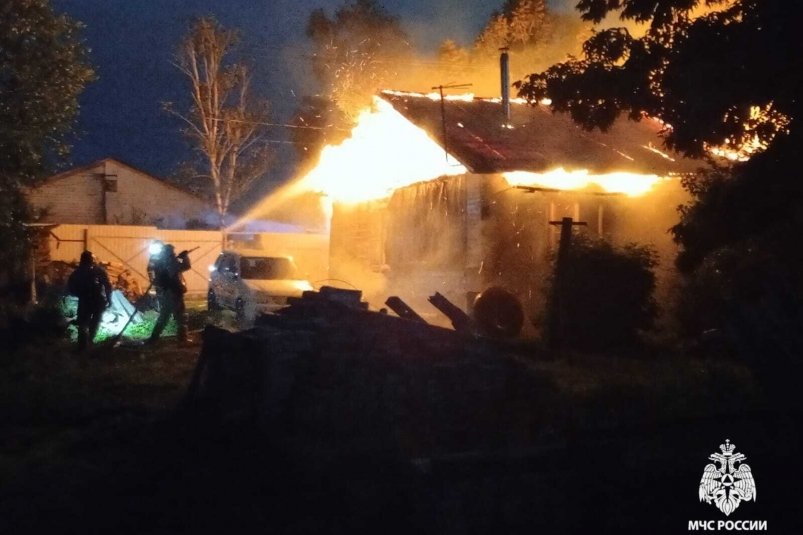 Ночной пожар ликвидировали брандмейстеры в селе Хабаровского района