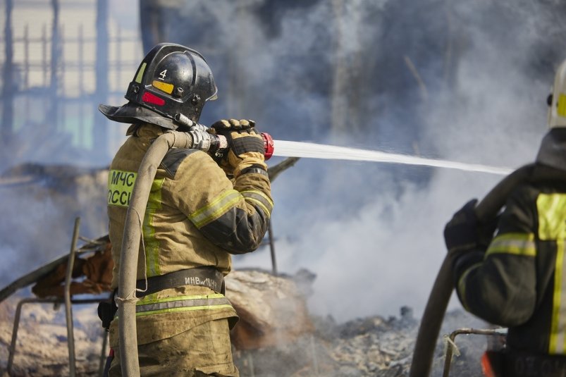 Пожар в жилом доме унёс жизни троих детей, взрослых не было дома