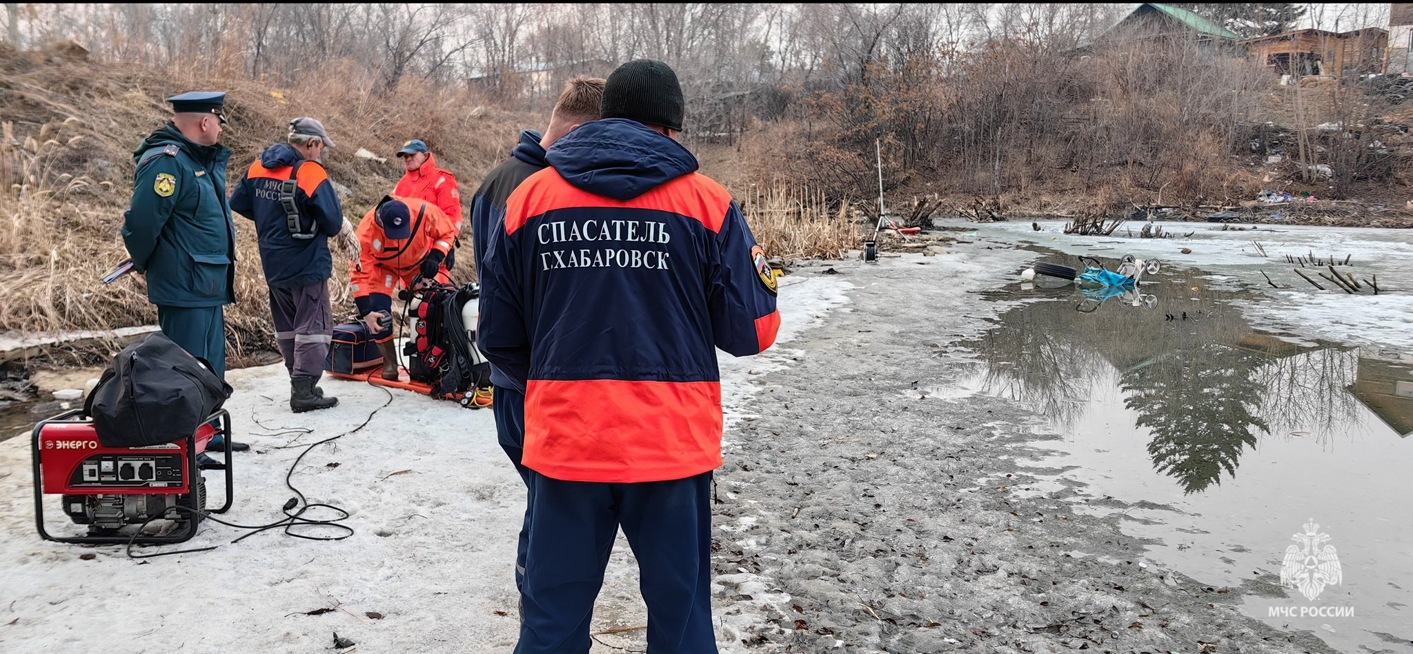 Ребёнок утонул в искусственном водоёме в Хабаровске Предоставлено пресс-службой ГУ МЧС России по Хабаровскому краю