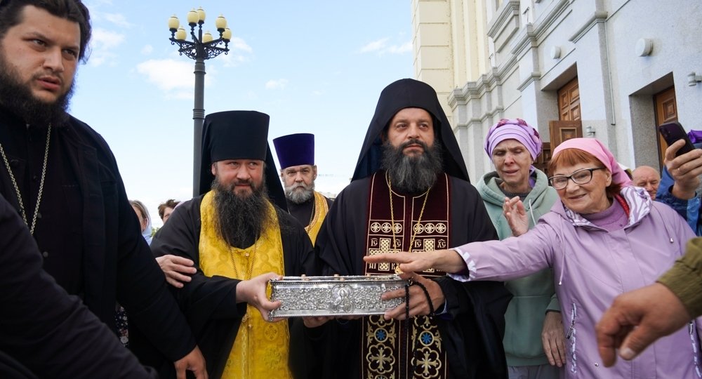 Более 25 тысяч хабаровчан и гостей города поклонились мощам святителя Спиридона Официальный портал  Приамурской митрополии